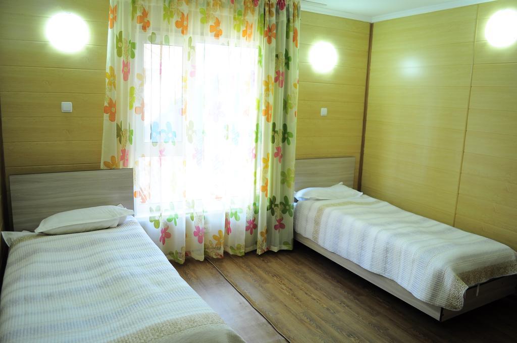 Dome Hotel Cholponata Buitenkant foto